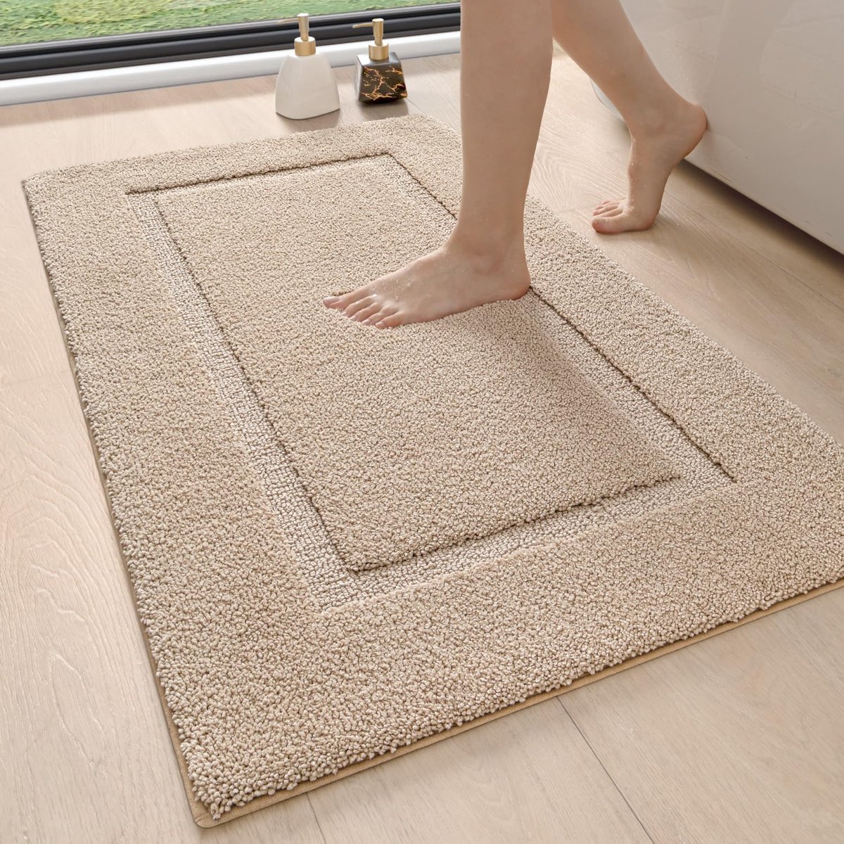 SnelShoppen - DEXI Badmat 60x110cm, Absorberende Zachte Microfiber Badkamer Mat, Machinewasbaar, Antislip Badmat voor Douche, Badkuip en Badkamer, Bei