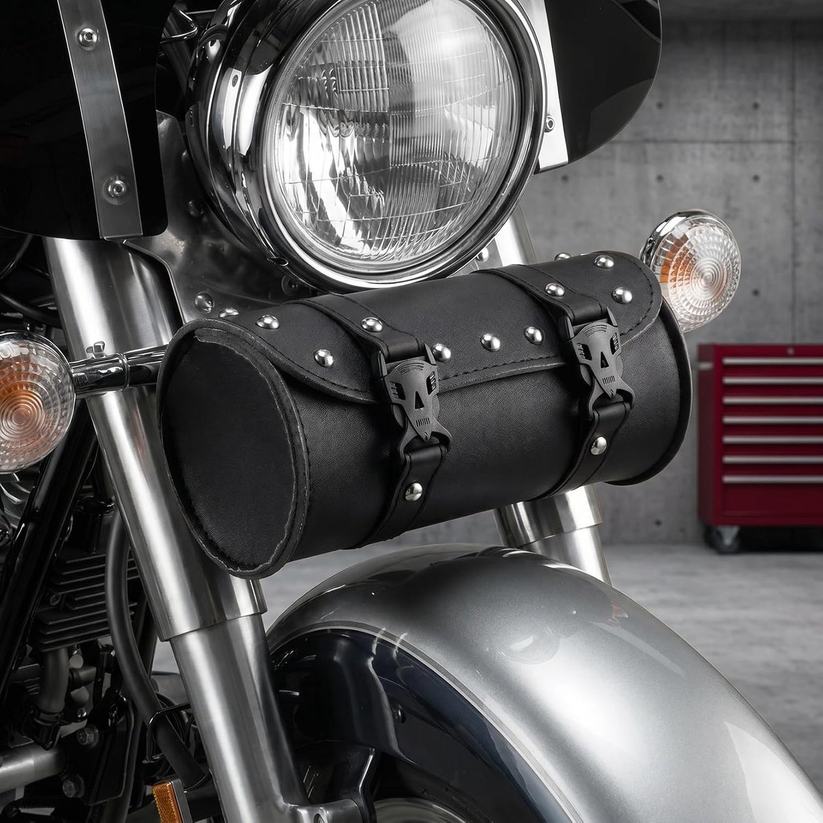 SnelShoppen - Zadeltas Rond Universeel Waterdicht PU-Leer Retro Motorfiets Gereedschapstas voor Motor en Scooter - Ideaal voor Reizen en Buitensport