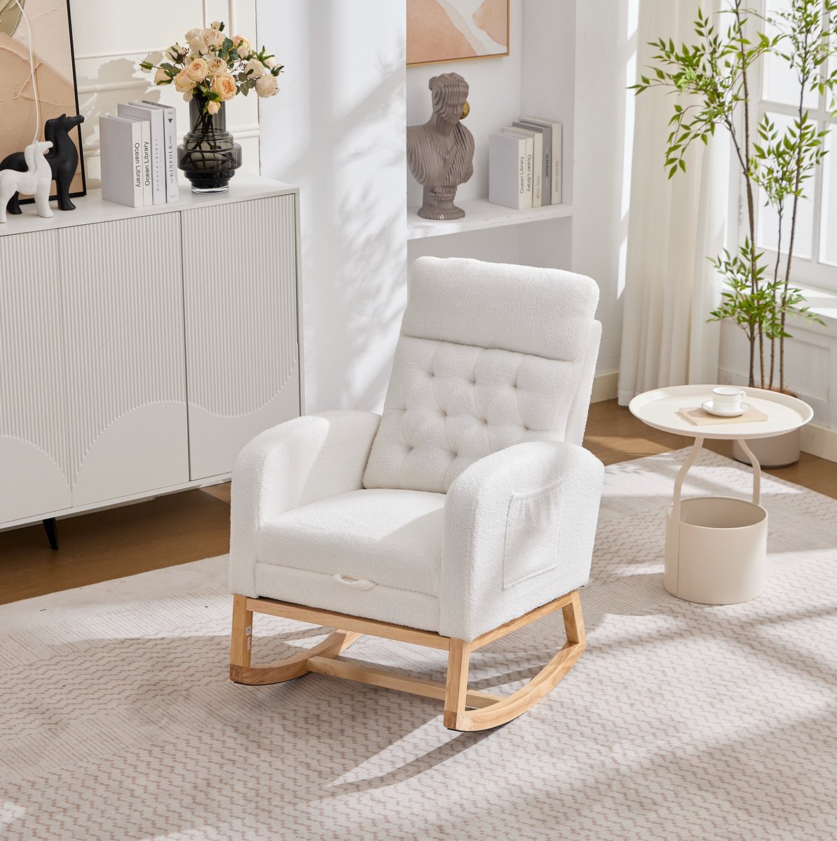 MIVRAY Schommelstoel 65,6 x 123 x 102 cm - Met Uitschuifbare Voetsteun En Zijvakken - Voor Woonkamer En Kinderkamer - Teddy Wit