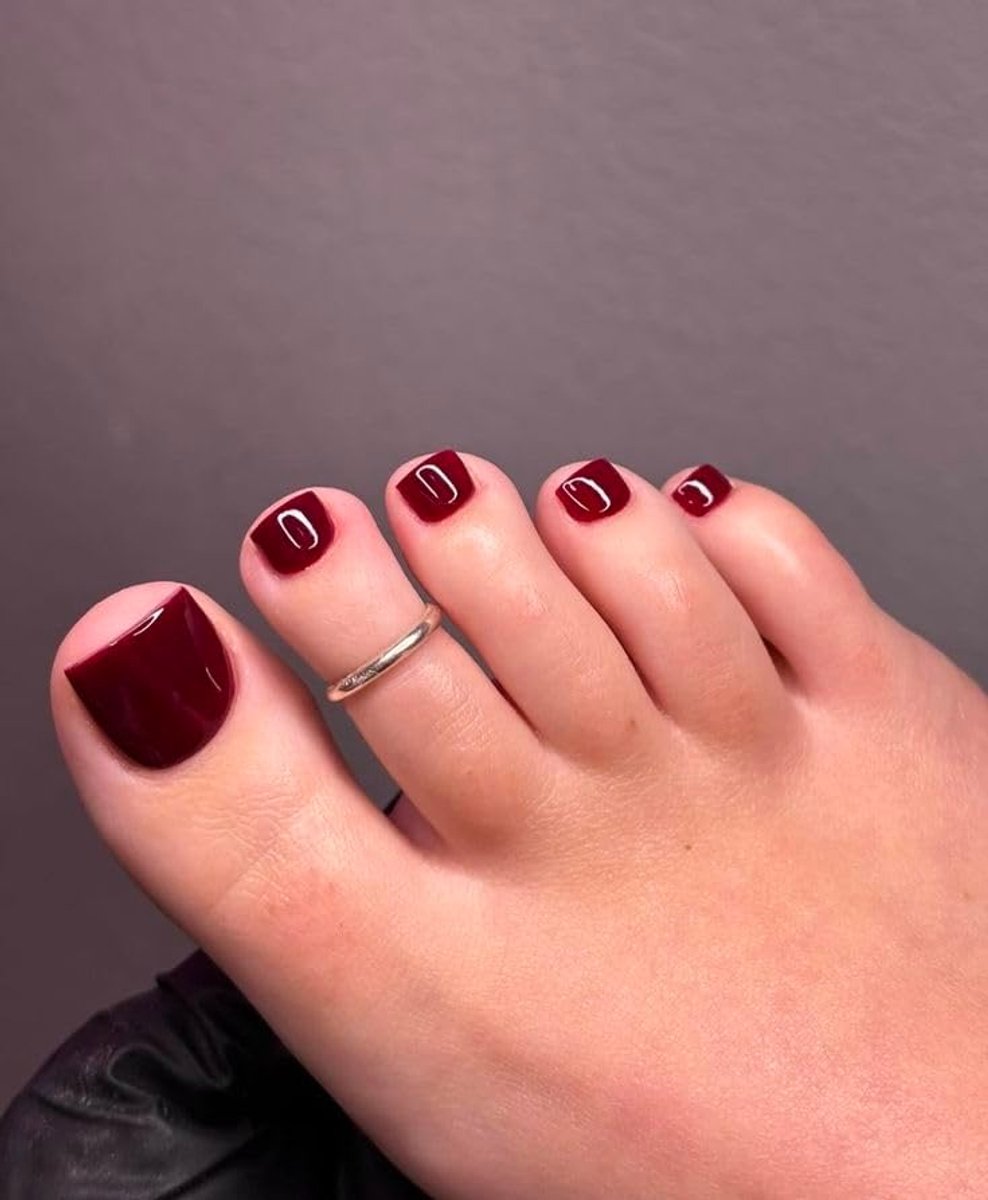 24 stuks kunstteennagels om op te plakken, kort, vierkant, donkerrood, wijnrood, bordeaux, glanzend, effen kleuren, bordeauxrood, nepnagels, voeten, teennagels, volledige dekking, teen