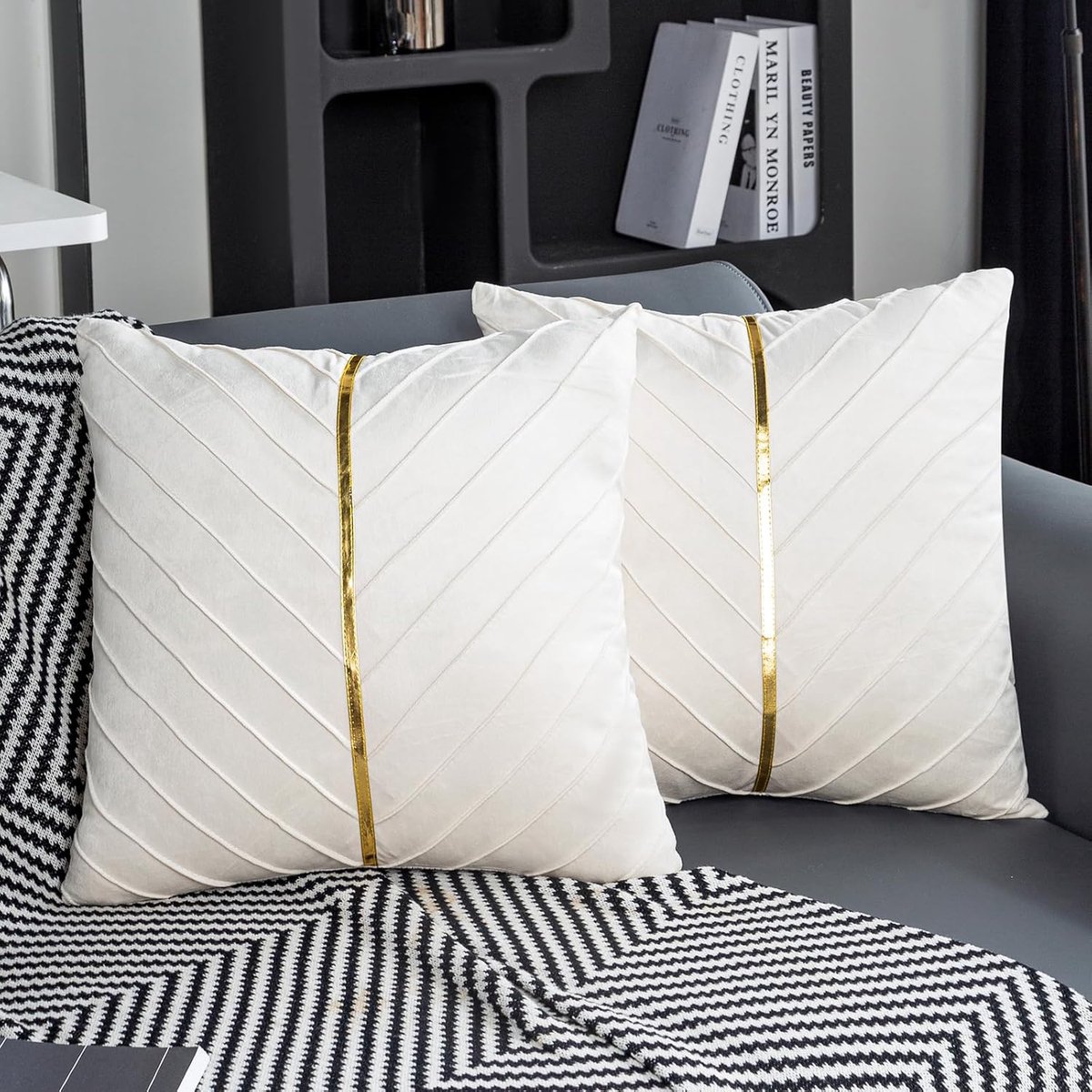 Kussenhoezen 50 x 50 cm - Witte zachte velvet - Luxe gouden decoratief - Perfect voor je woonkamer - SnelShoppen