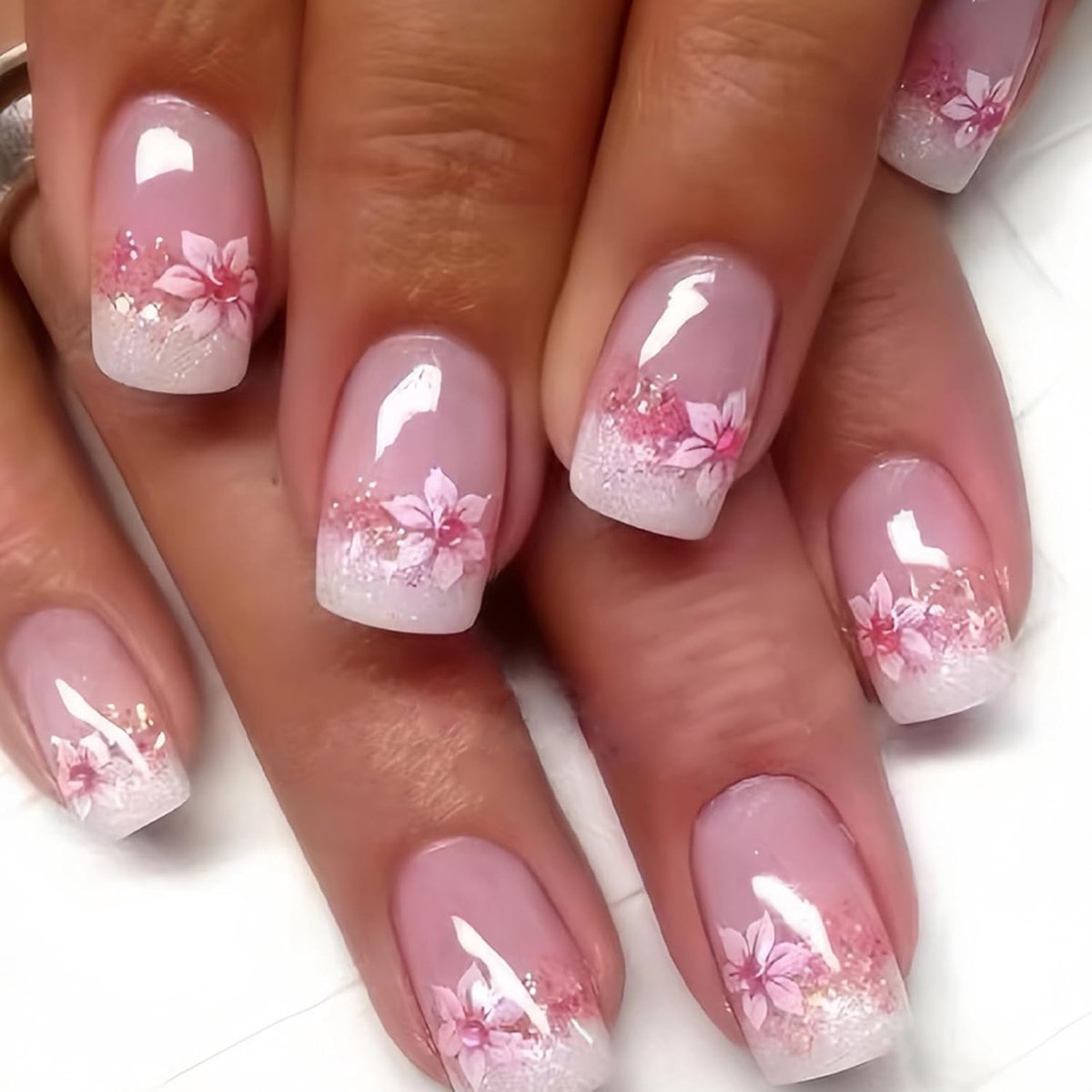 24 stuks Franse valse nagels, kort, vierkant, roze kunstnagels met perzikbloesem, glitter, elegante acryl, volledige dekking, herbruikbare vingernagels om op te plakken, voor vrouwen en meisjes