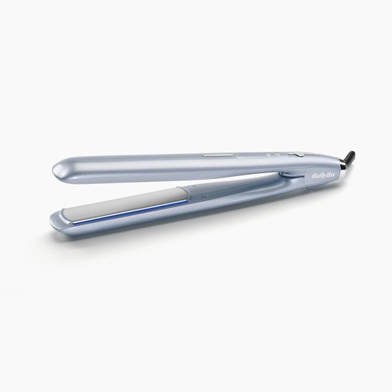 Lichtblauwe Babyliss Hydro Fusion Styler stijltang met aan/uit knop en instellingen op het handvat.