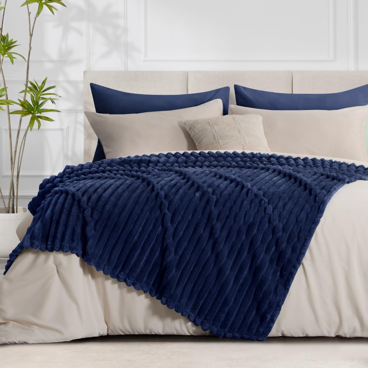 SnelShoppen - Fleece Plaid 220 x 240 cm - Flanellen Deken voor Bed of Bank - Extra Zacht en Warm - Marineblauw - 100% Microvezel - Ideaal voor Thuis,