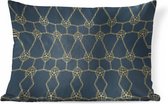 Sierkussens - Kussen - Luxe patroon van gouden lijnen en bloemen tegen een donkerblauwe achtergrond - 50x30 cm - Kussen van katoen