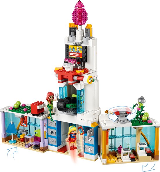 LEGO DC Super Hero Girls Superheldenschool met toren en speelruimtes.