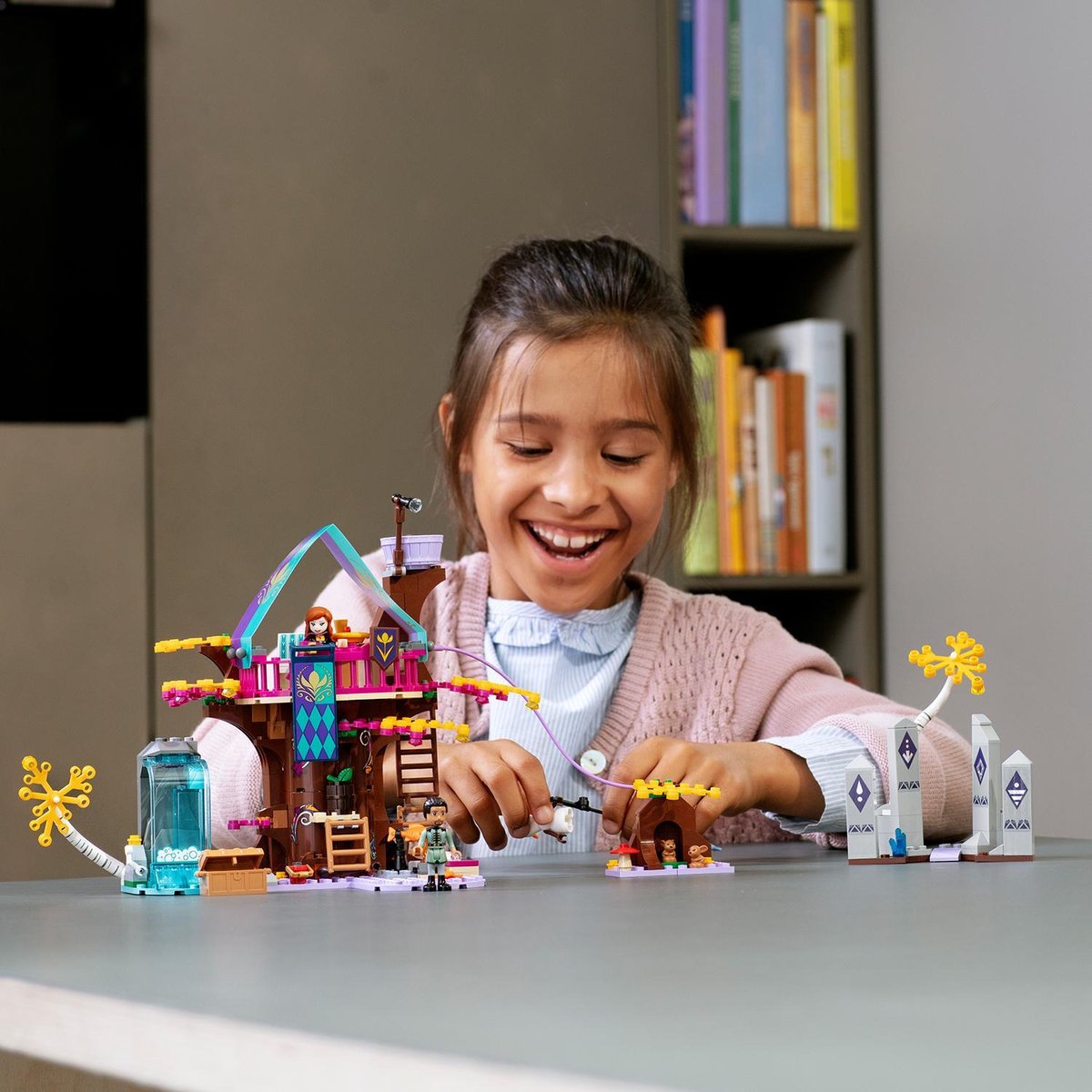 LEGO Disney Frozen 2 Enchanted Treehouse 41164 — cadeau in Spellen & Speelgoed - foto 6