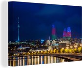 Les Flame Towers s'illuminent aux couleurs de l'Azerbaïdjan à Bakou Toile 90x60 cm - Tirage photo sur toile (Décoration murale salon / chambre)