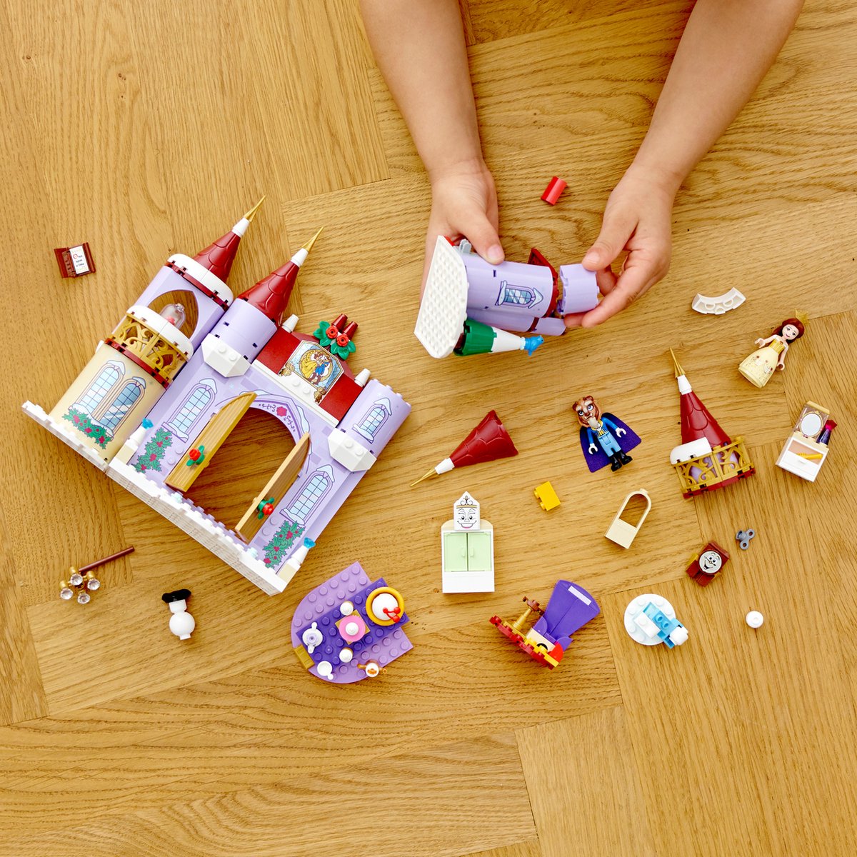 LEGO Disney Princess Belle's kasteel winterfeest 43180 — afbeelding 13