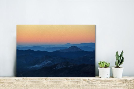 Silhouettes de montagnes au lever du soleil 30x20 cm - petit - Tirage photo sur toile (Décoration murale salon / chambre)