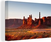 Canvas Schilderij Zonsopgang Monument Valley bij Arizona in Amerika - 30x20 cm - Wanddecoratie