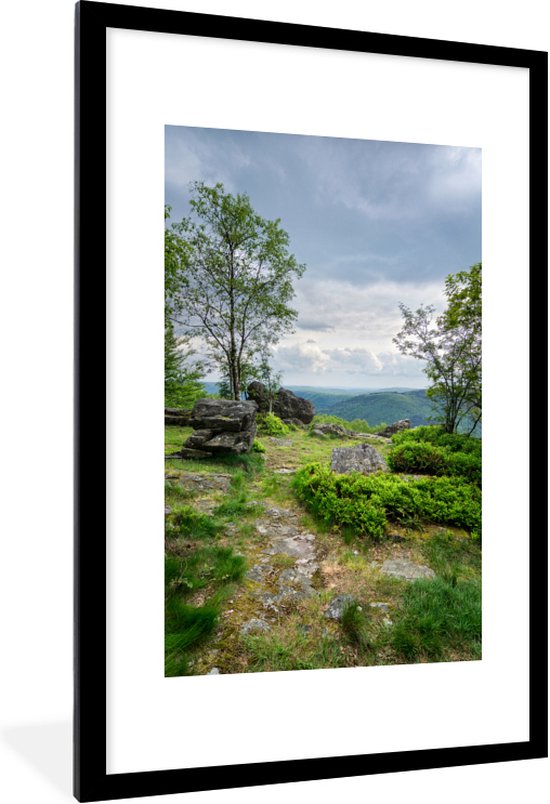Photo en cadre - Un point culminant dans les Ardennes cadre photo noir avec blanc mat grand 60x90 cm - Affiche sous cadre (Décoration murale salon / chambre)