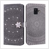 Voor Galaxy A5 2018 Geperst Afdrukken Steken Boorpatroon Horizontaal Flip PU-lederen hoes met houder & kaartsleuven & portemonnee & & lanyard (grijs)