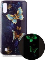 Voor Samsung Galaxy A10 Lichtgevende TPU zachte beschermhoes (dubbele vlinders)