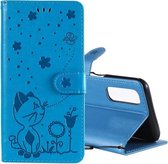 Voor OPPO Realme 7 5G Cat Bee Embossing Pattern Shockproof Horizontale Flip Leather Case met houder & kaartsleuven & portemonnee (blauw)