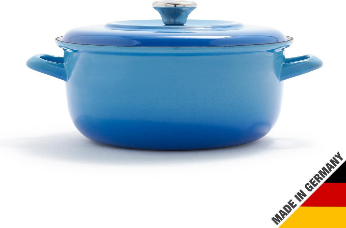 Merten & Storck Braadpan 26 cm - 5L - Zonder PFAS-vrije antikleeflaag - Braadpan inductie - Ovenbestendig tot 315°C - Geëmailleerd gietijzer - Handgemaakt - Met deksel - Caribisch Blauw