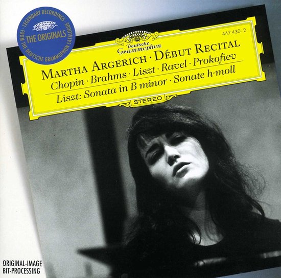 Martha Argerich Début Recital. Op de hoes: Martha Argerich, zwart-wit foto.