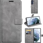 Voor Samsung Galaxy S21 FE Retro kalfspatroon gesp Horizontale flip lederen tas met houder & kaartsleuven en portemonnee (grijs)