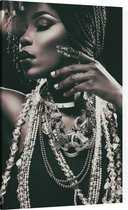 Close-up van een donkere vrouw met sieraden - Foto op Canvas - 40 x 60 cm