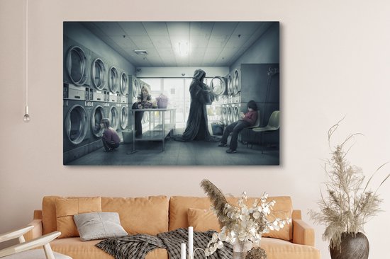 Canvas schilderij 180x120 cm - Wanddecoratie Absurde Magere Hein in de wasserette - Muurdecoratie woonkamer - Slaapkamer decoratie - Kamer accessoires - Schilderijen