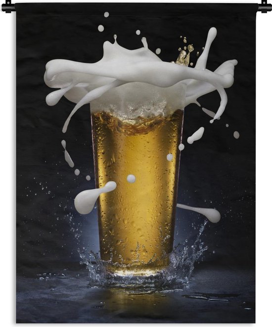 Wandkleed Bier - Heerlijke plons in het goudkleurige bier Wandkleed katoen 150x200 cm - Wandtapijt met foto