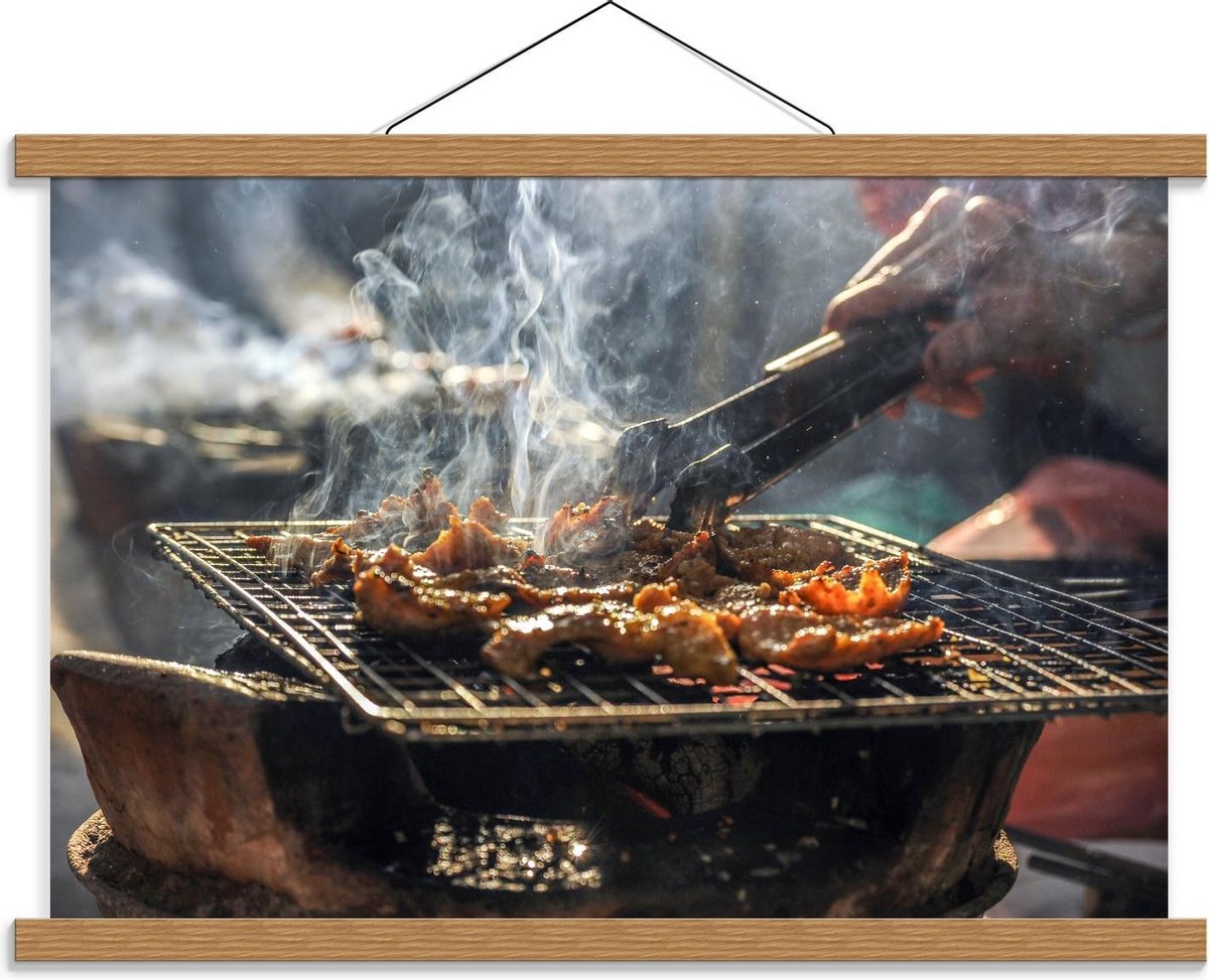 Schoolplaat – Barbecue met Rokend Vlees - 60x40cm Foto op Textielposter (Wanddecoratie op 