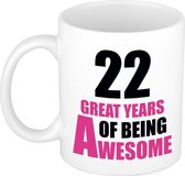 22 great years of being awesome cadeau mok / beker wit en roze