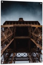 Tuinposter – Onderkant van de Eiffeltoren in Parijs  - 80x120cm Foto op Tuinposter  (wanddecoratie voor buiten en binnen)
