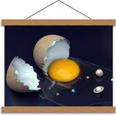 Schoolplaat – Kapot Ei met Planeten - 40x30cm Foto op Textielposter (Wanddecoratie op Schoolplaat)