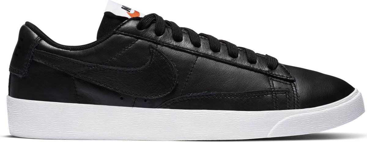 Nike Blazer Low Le – Dames Sneakers – -Gum Lt Zwart