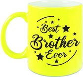 Best Brother Ever cadeau koffiemok / theebeker neon geel 330 ml