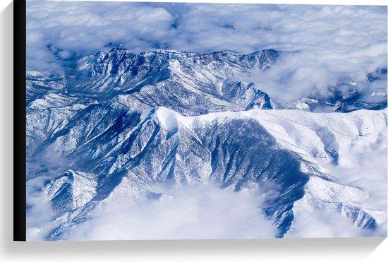 Canvas  - Bergen in de Sneeuw - 60x40cm Foto op Canvas Schilderij (Wanddecoratie op Canvas)