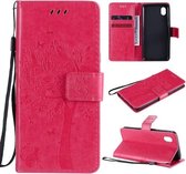 Voor Samsung Galaxy A01 Core Tree & Cat Pattern Pressed Printing Horizontale Flip PU Leather Case met houder & kaartsleuven & portemonnee & Lanyard (Rose Red)