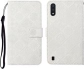 Voor Samsung Galaxy A01 etnische stijl reliëf patroon horizontale flip lederen tas met houder & kaartsleuven & portemonnee & lanyard (wit)