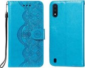 Voor Samsung Galaxy M01 Flower Vine Embossing Pattern Horizontale Flip Leather Case met Card Slot & Holder & Wallet & Lanyard (Blue)