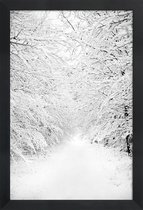 JUNIQE - Poster in houten lijst Walking in a Winter Wonderland -30x45