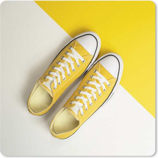 Muismat Schoenen Gele sneakers muismat rubber 20x20 cm