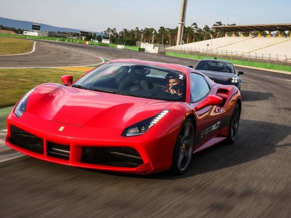 Bongo Bon 8 RONDES RIJDEN IN EEN FERRARI 488 OP HET CIRCUIT VAN METTET IN BELGIË