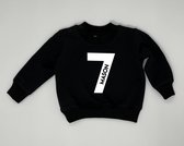 Sweater cijfer met naam - Zwart, 80