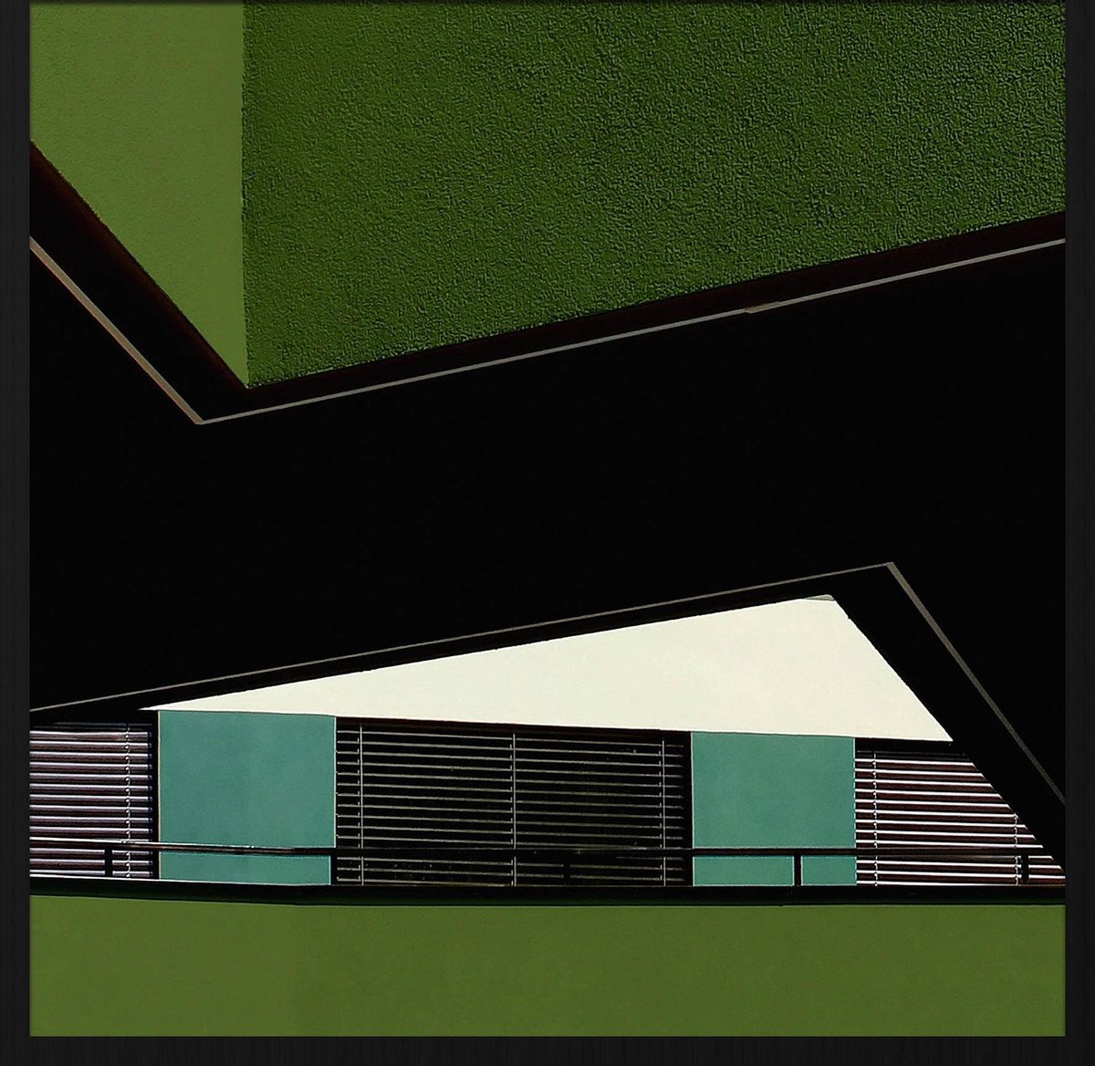 Schilderij - architectuur - Collectie rhythm of the city - Forex met zwarte lijst - 74x74cm