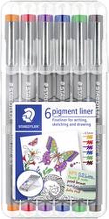 Set de 6 feutres Staedtler pigment liner à capuchons argentés, dans un emballage transparent. Les extrémités des capuchons sont colorées : orange, rouge, violet, bleu, vert, marron.