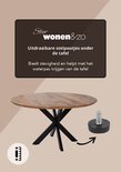 Table ronde en bois avec pied Matrix noir et pieds réglables.