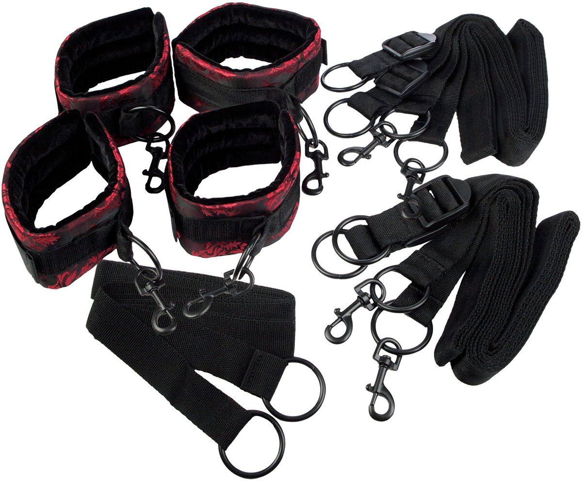 Scandal Bed Bondage Set