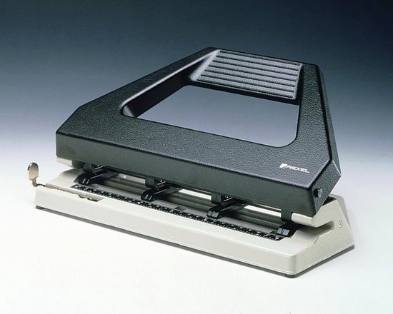 Zwarte Rexel 4-gaats perforator met beige basis en metalen hendel.