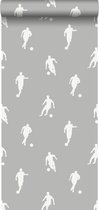 papier peint intissé peinture craie joueurs de football taupe - 128801 d'ESTAhome
