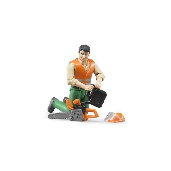Speelfiguur boswachter op knieën met oranje hes, groene broek, kettingzaag, helikopter en helm.