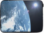 Laptophoes 17 inch 41x32 cm - Zonnestelsel - Macbook & Laptop sleeve Aarde van het zonnestelsel - Laptop hoes met foto