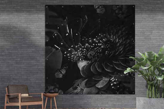 Tuin poster Portret van een kaketoe omringd door vlinders - zwart wit - 200x200 cm - Tuindoek - Buitenposter