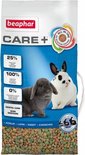 Verpakking Beaphar CARE+ konijnenvoer met een grijze en een witte konijn. 25% vezels, 100% acceptatie, 0% toegevoegde suikers.