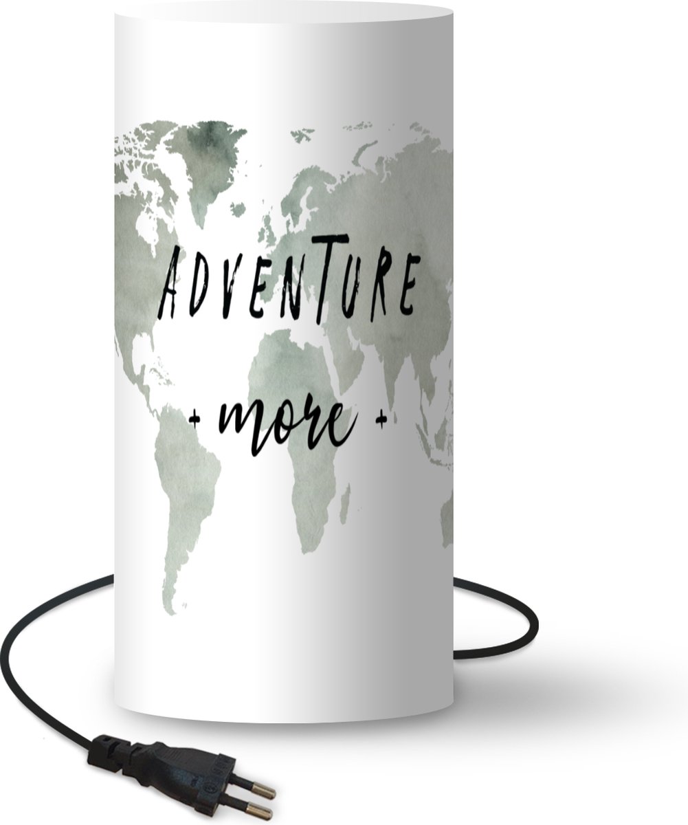 Lamp - Nachtlampje - Tafellamp slaapkamer - Wereldkaart - Adventure more - Waterverf - 33 cm hoog - Ø15.9 cm - Inclusief LED lamp